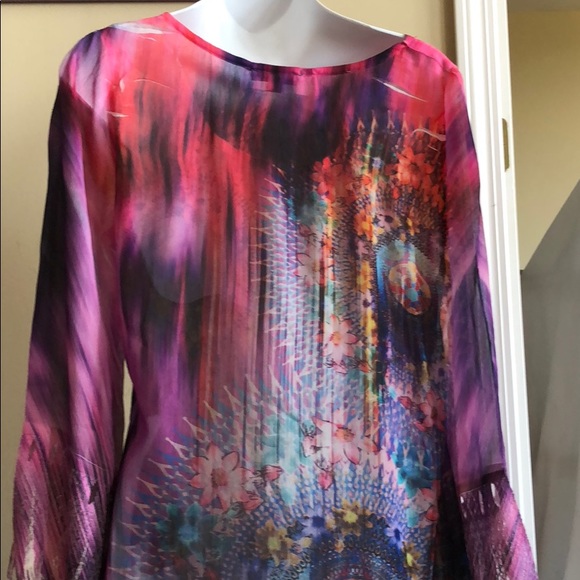 NWOT Beautiful Sheer Top -  Harlow Zee - Size S - Picture 3 of 7